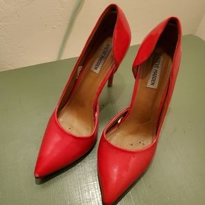 Red pumps